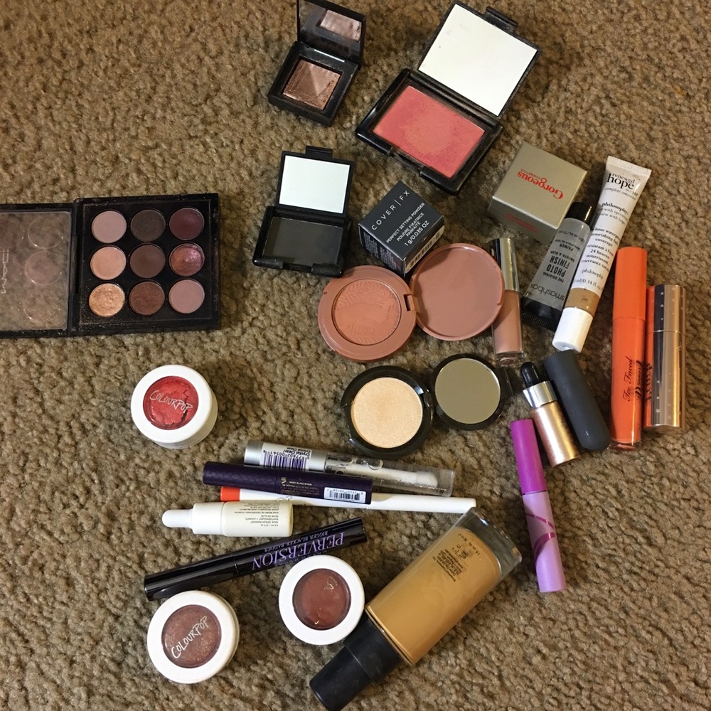 Makeup bundle - Picture 2 of 4
